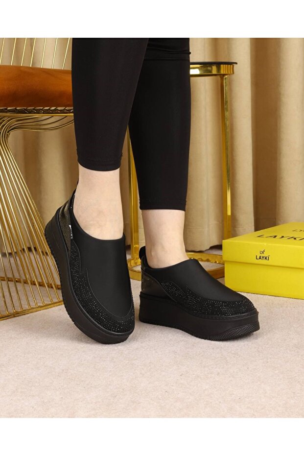 Valen Full Black High-Soled Shoes with Stone Details