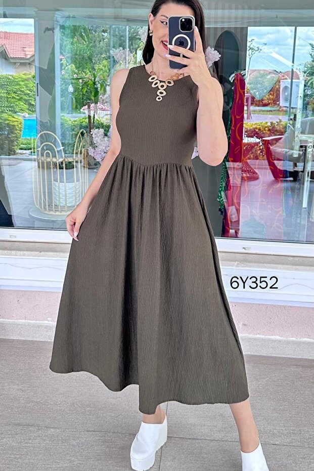 Zero Sleeve Wrinkled Fabric Dress 6Y352