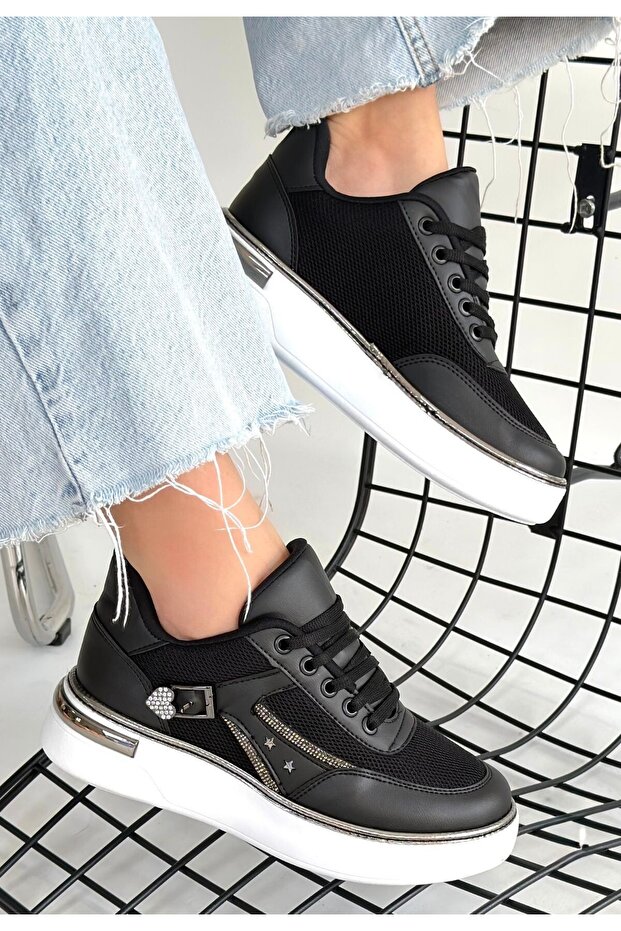 Junda Black Leather Lace-Up Sports Shoes