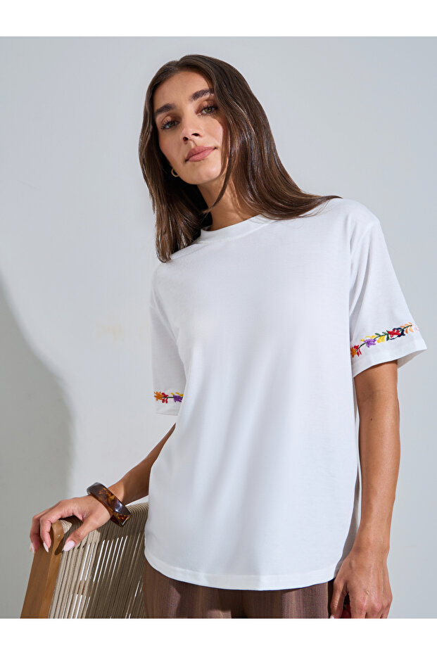 White Floral Embroidered Cuff Short Sleeves T-Shirt