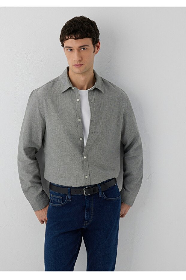 Slim Fit 100% Cotton Basic Men's Shirt.