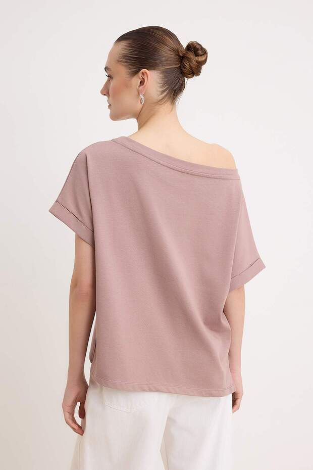 Vizon Slogan Oversize Kayık Yaka Düşük Kol Kısa Pamuklu Örme T-Shirt TWOSS26TS00150 - 4