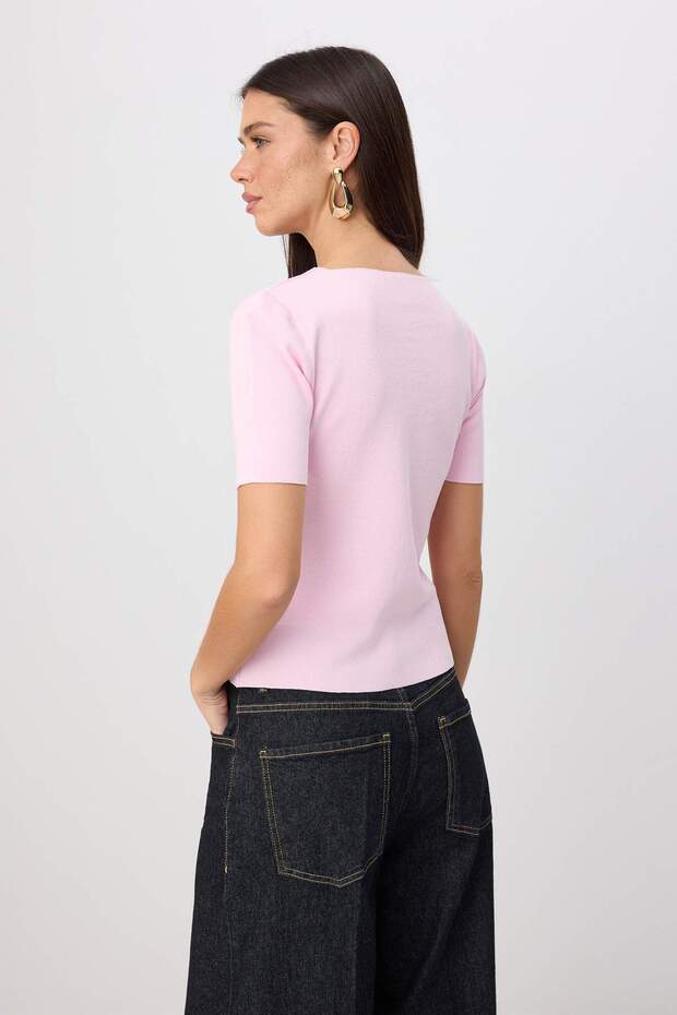 Pembe Düğme Detaylı V Yaka Triko Bluz TWOSS26BZ00129 - 4
