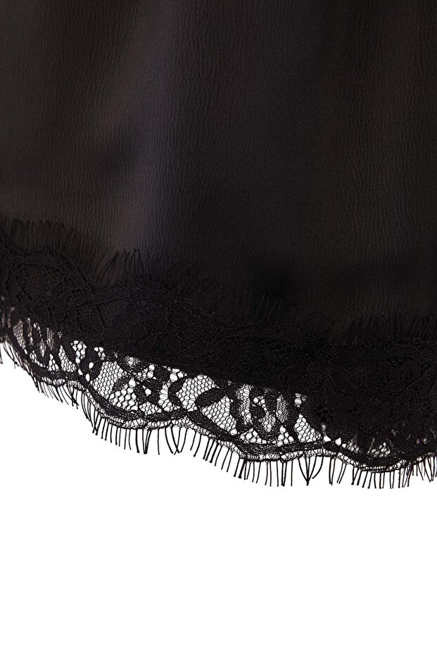 Siyah Saten Dantel Garnili Dokuma Şort & Bermuda TPRSS26SR00003 - 2