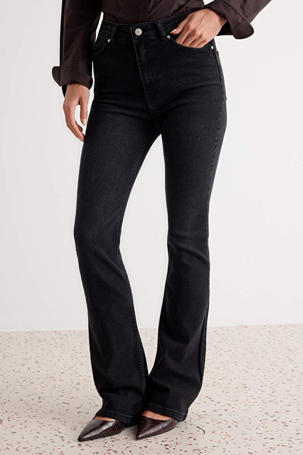 Siyah Yüksek Bel Orta Esnek Flare İspanyol Paça Jeans TWOSS25JE00110 - 3