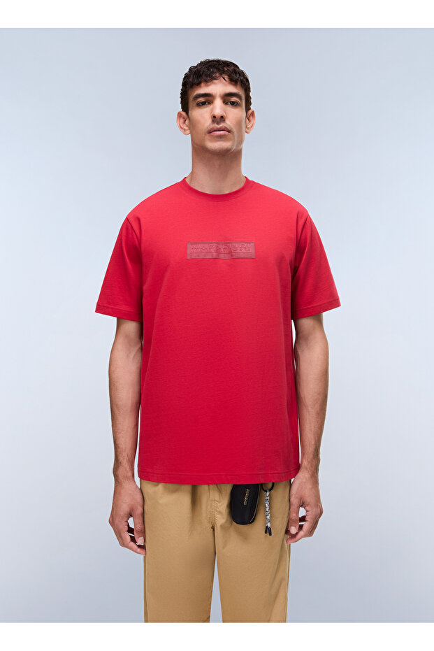 تي شيرت رجالي S-BOX LOGO SS 1-NP0A4IFLRAQ1 أحمر مستدير ذو قصة عادية وقصة مستقيمة