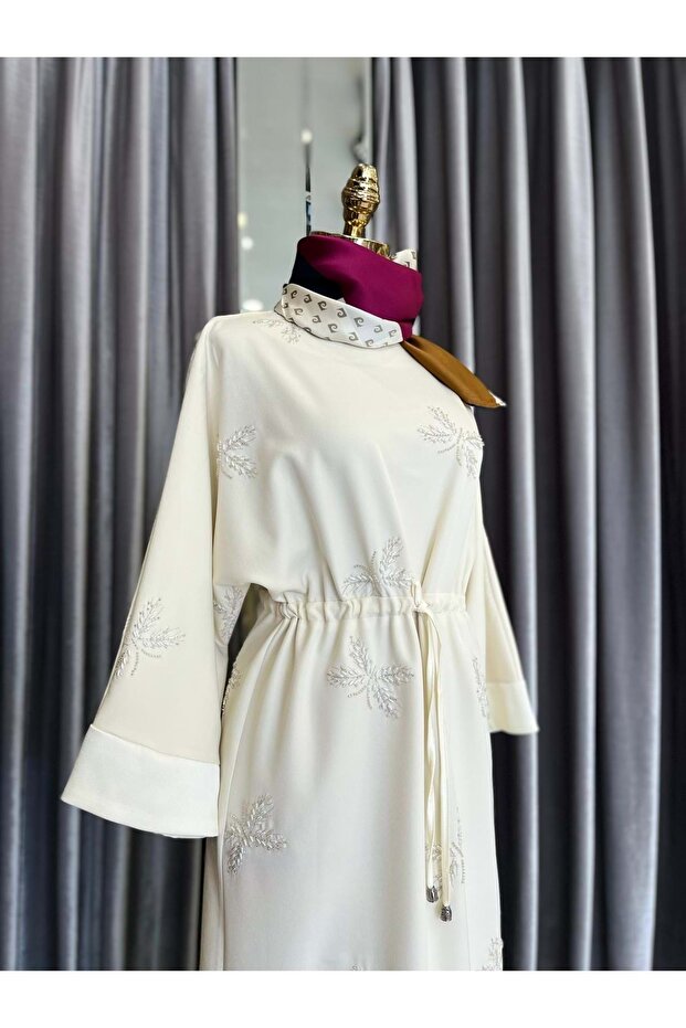 Hale Papillion Scuba Dress - Cream - 2