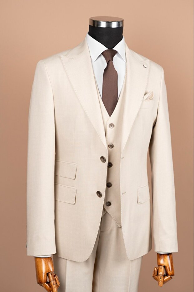 Exclusive Vest Suit Cream
