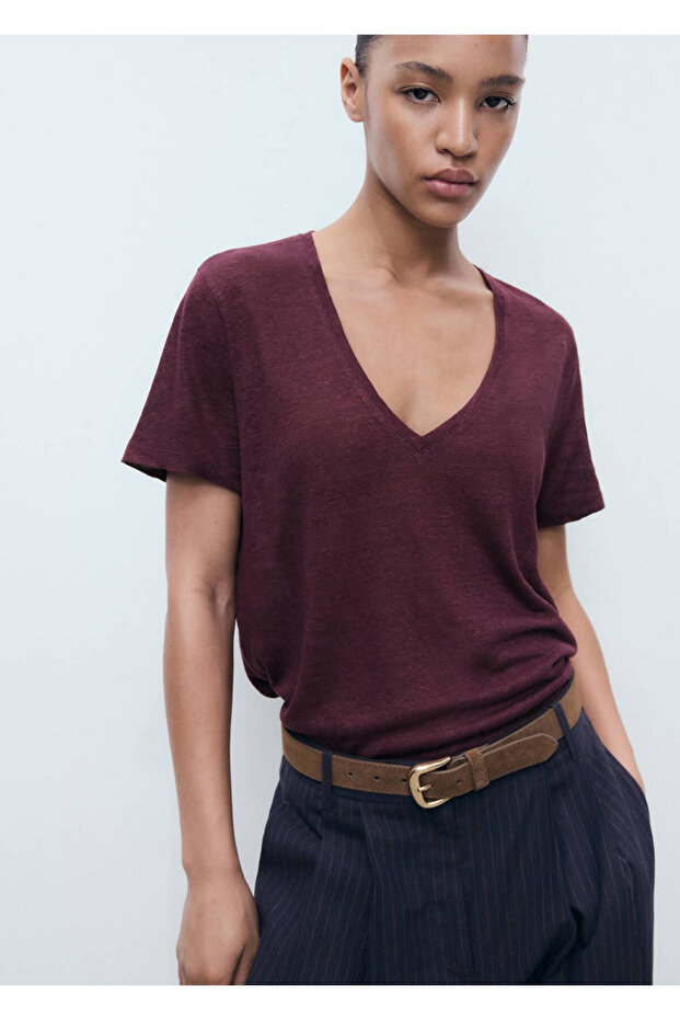 Linen T-shirt with V-neck