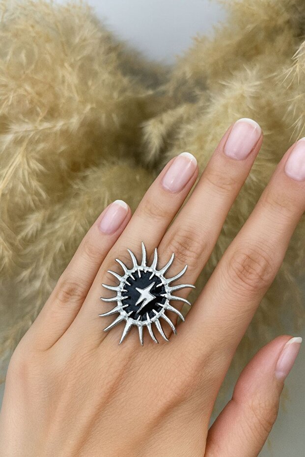 Black Sun Figured Ring with Energy Symbol – Symbol of Power, Light and Renewal