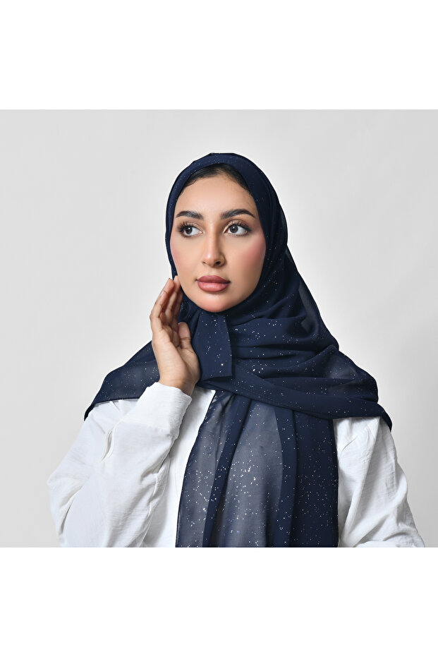 طرحة شيفون باللون الكحلي بطبعات فضية لامعه