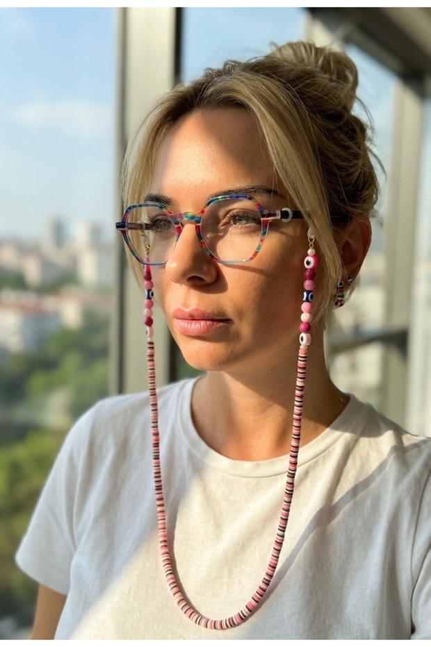 سلسلة نظارات ملونة مزينة بالخرز