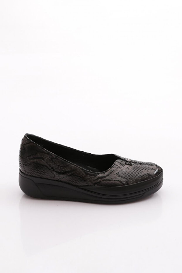 106 Women's Comfort Shoes
