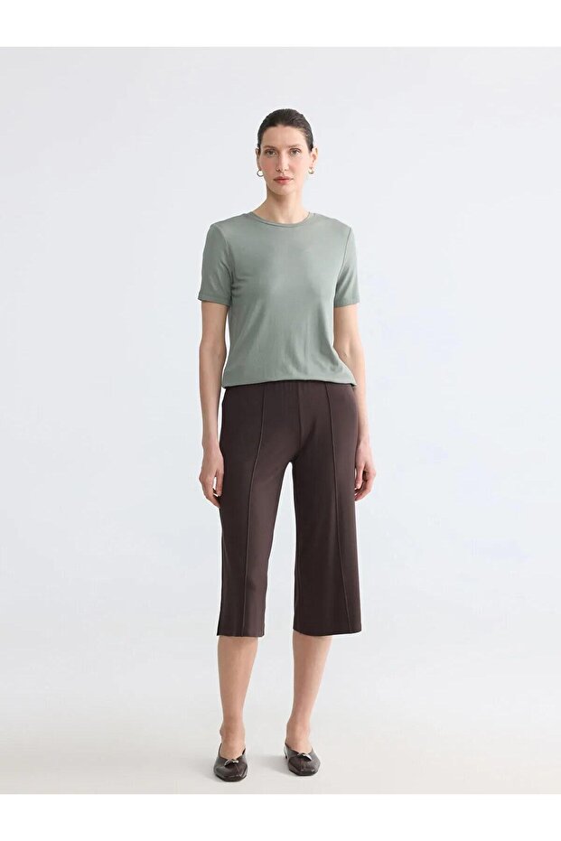 Elastic Waist Women's Capri (S6)