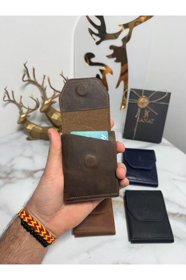 Viral Genuine Leather Wallet with Magnets and Multiple Card Holders, Convenient Unisex Wallet