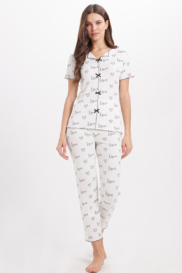 Women's standard fit regular cut ribbed look bow detailed short sleeve printed white pajama set