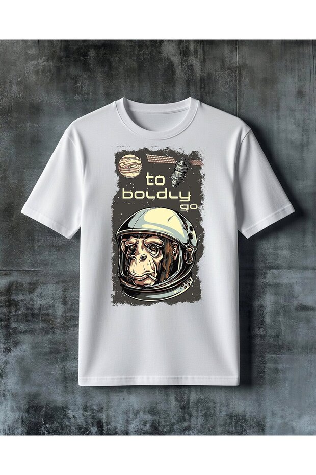 تي شيرت مطبوع عليه عبارة "to boldly go space monkey" كبير الحجم