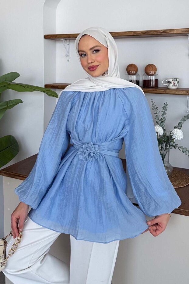 هيسنا بلونيك بأكمام بالون باللون الأزرق