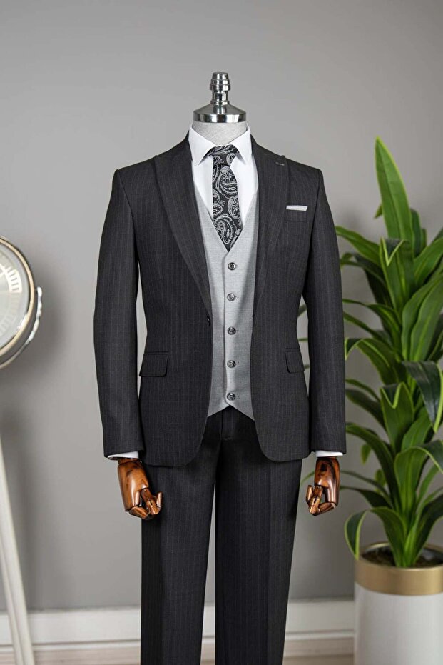 Suit Black