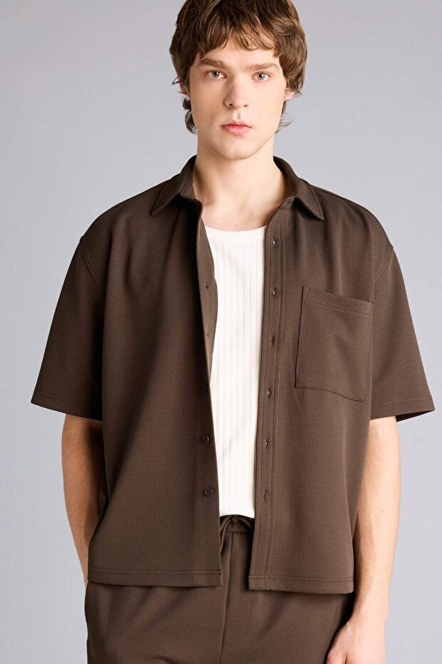 Stretchy Textured Fabric Boxy Fit Short Sleeve Shirt G4163Ax26Sm