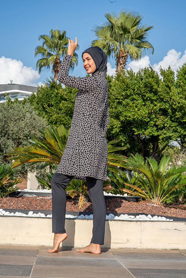 Women's Full-Covered Plus Size Black Patterned Long Sleeve Quick-Drying Sea Pool Hijab Swimsuit Set