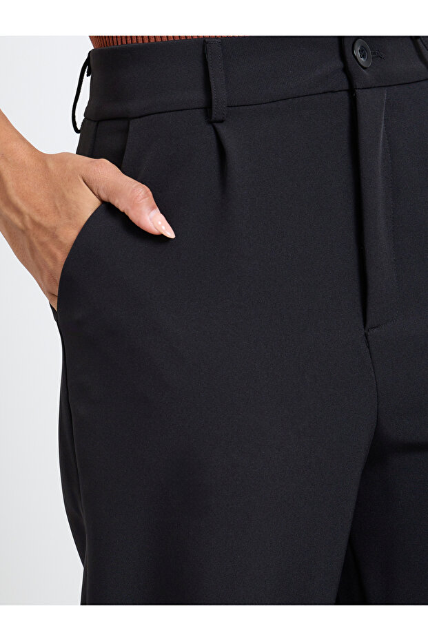 Black Solid Straight-Leg Pants - 3
