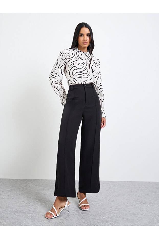 Black Solid Wide Leg Trousers