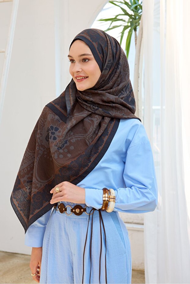 أوربان أورز فلاور براون مايدا شال
