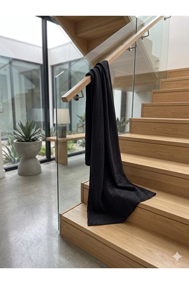 BLACK SHAWL