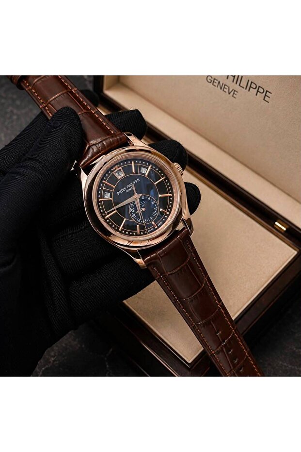 Master quality automatic watch in leather strap - 1