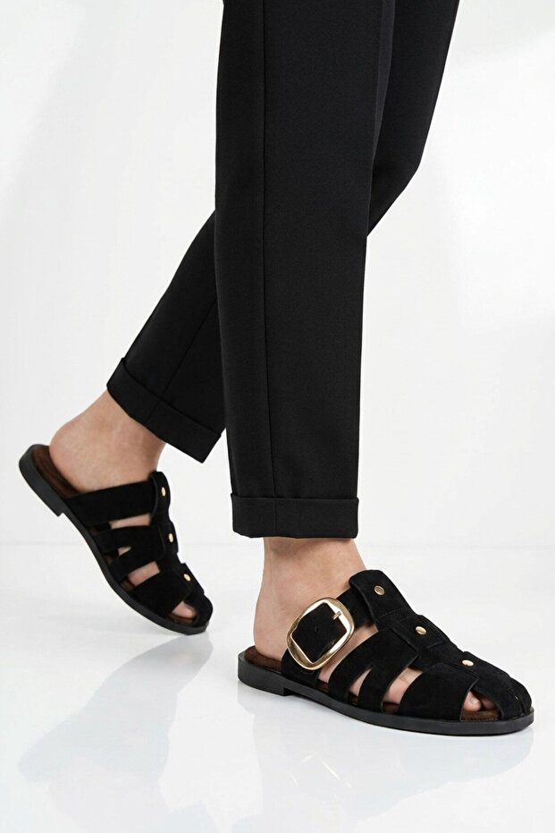 Black Closed-Front Women's Flat Slippers