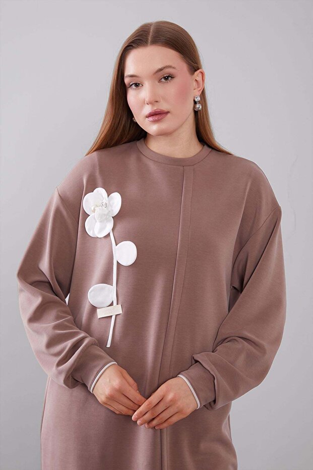 Light Mink Three-Dimensional Rose Detailed Sweatshirt