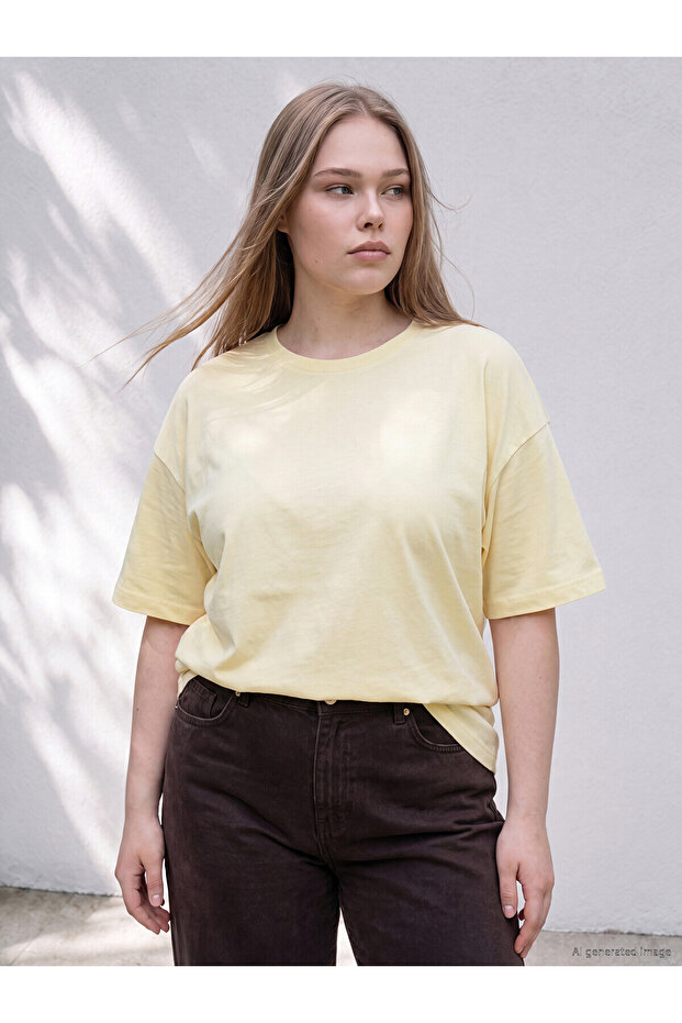 Trendlucky Plus Size Women's T-Shirt with Difference