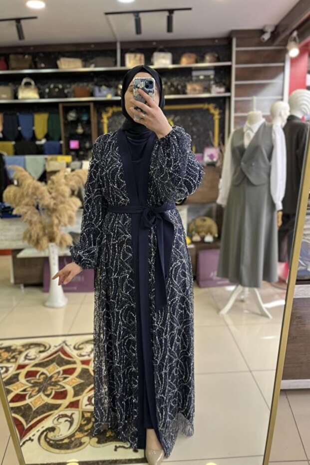 طقم عباءة لامعة