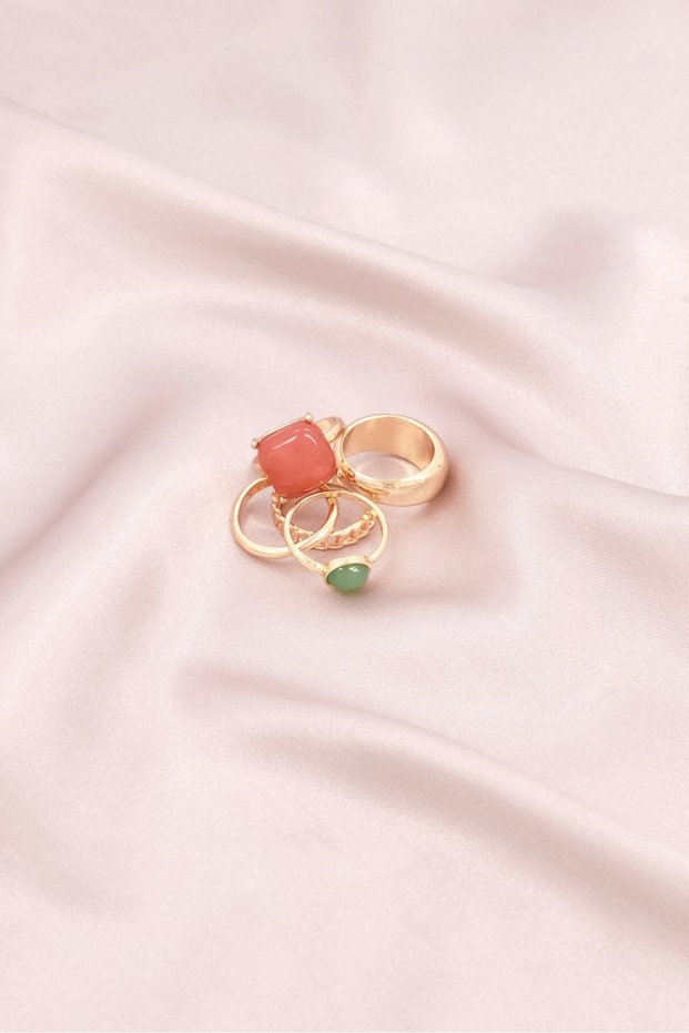 Women 5 Packs MTL With Red And Green Stone Rings, Gold