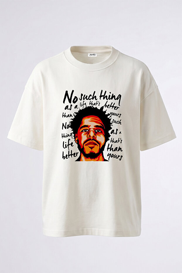 تي شيرت أبيض كبير الحجم مطبوع بتصميم J Cole