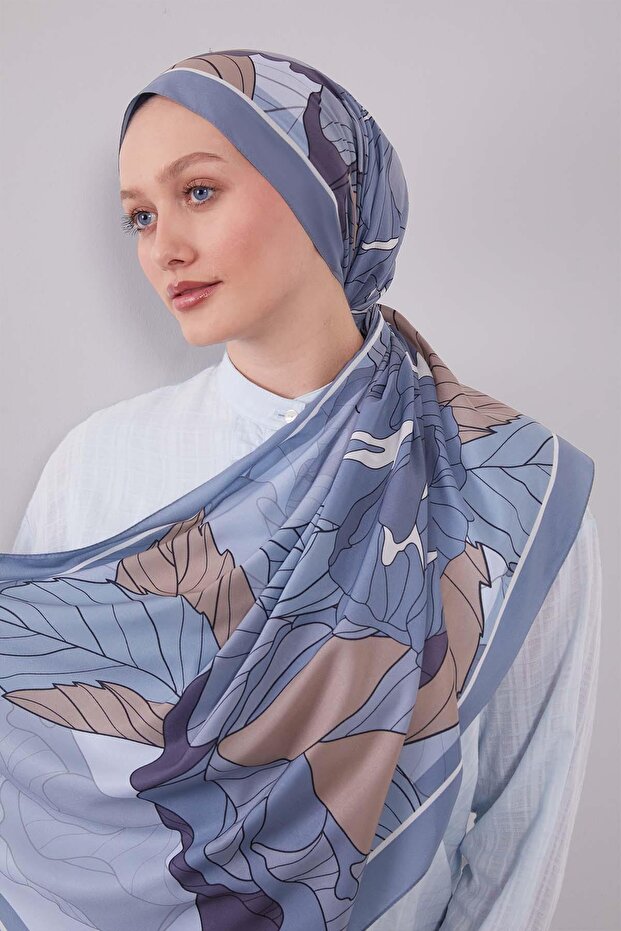 شال مووس كريب بنمط زهور زرقاء