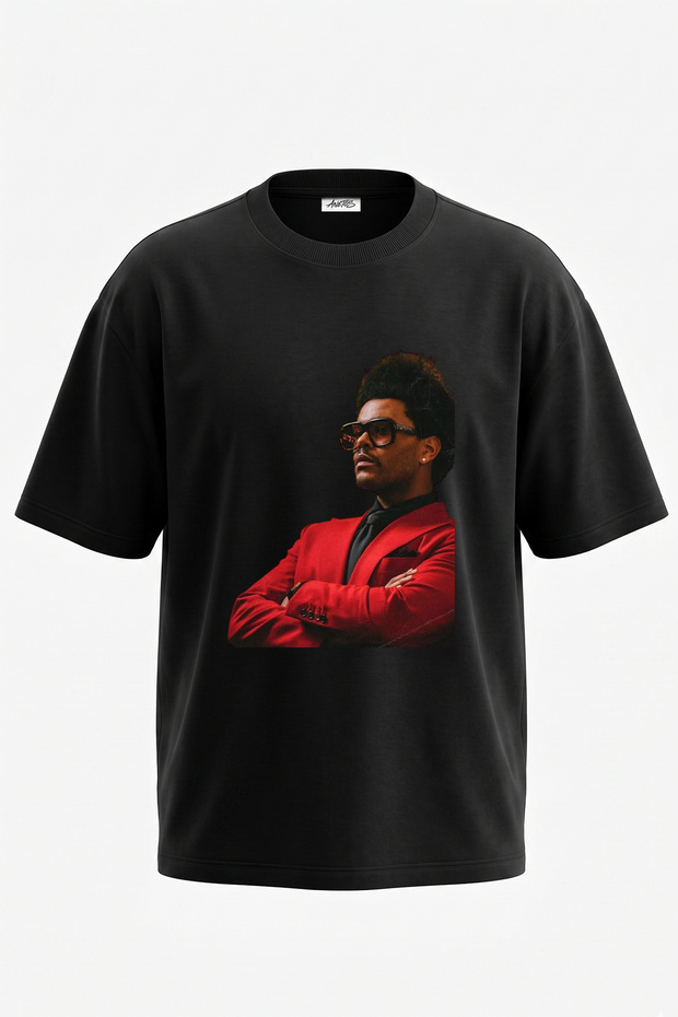 تي شيرت أسود كبير الحجم مطبوع بتصميم The Weeknd_44
