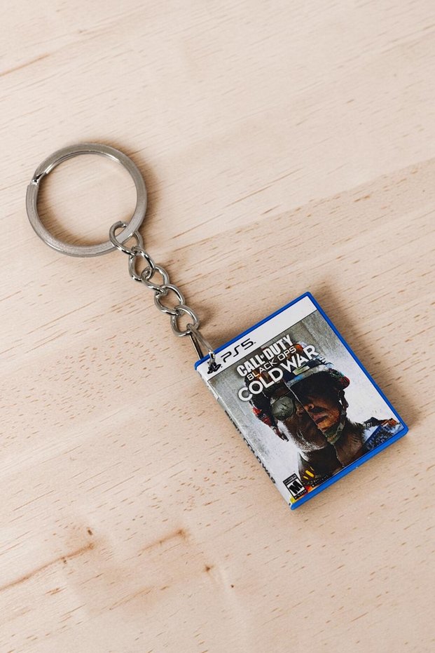 Call of Duty: Black Ops Cold War Ps5 Miniature Game Box Keychain