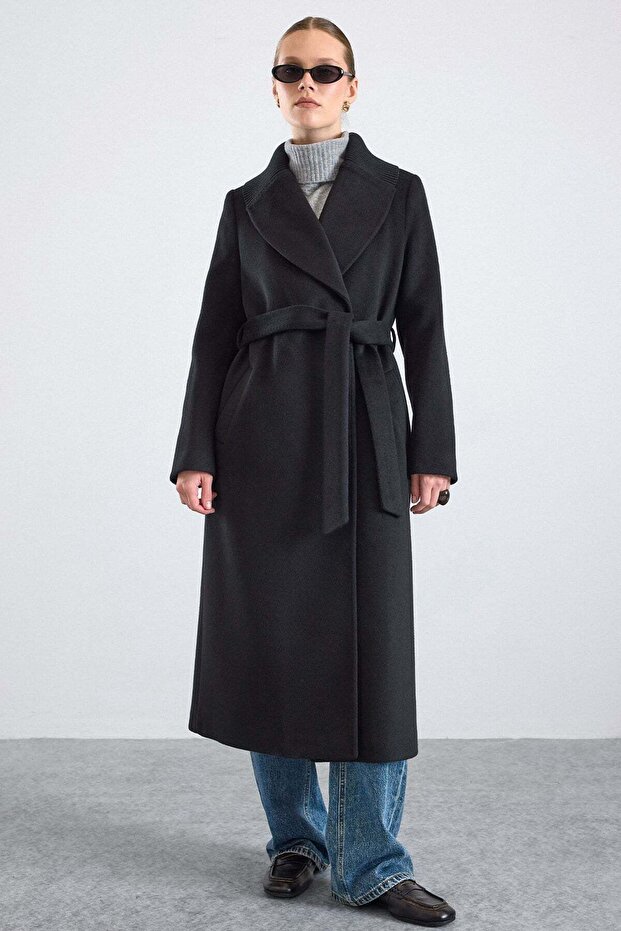 Exclusive Coat with Knitwear Detail on the Collar and Punto Stitching Black 3172