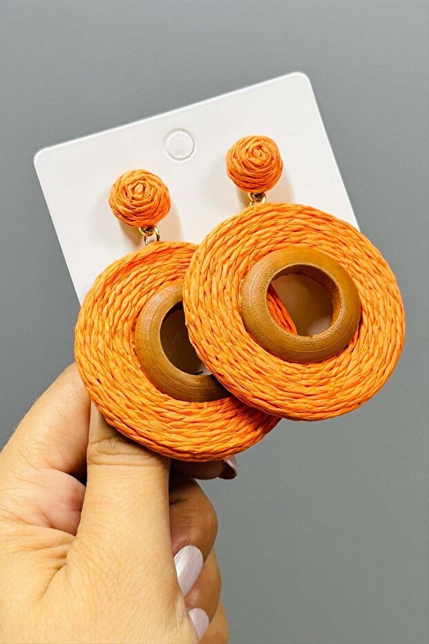 Round Zr Model Earrings