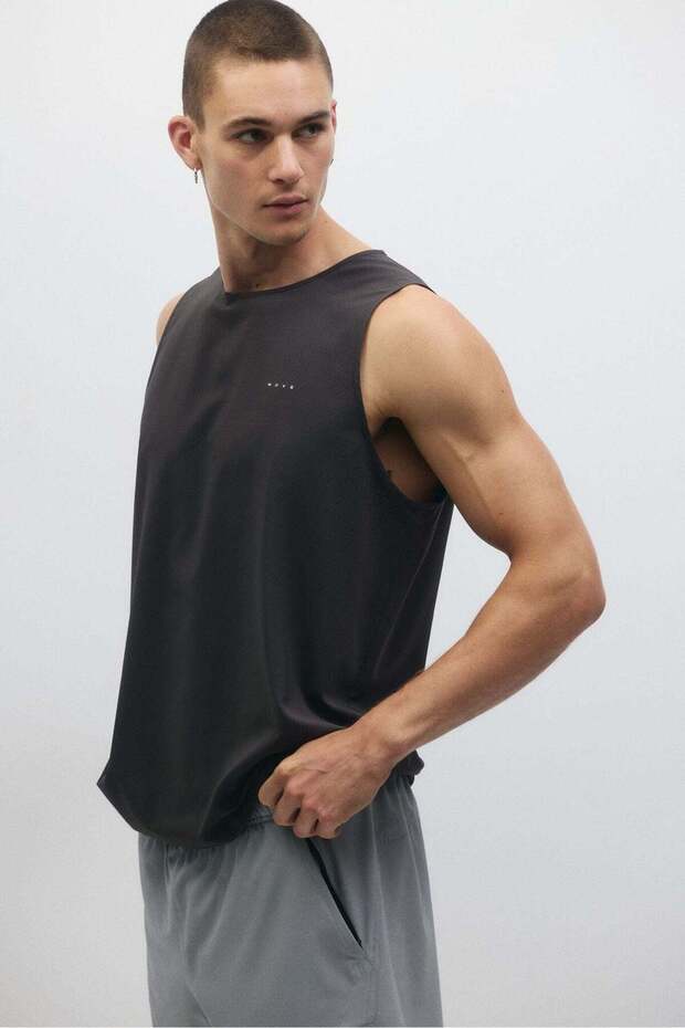 Regular Fit Sports vest top with DryMove™