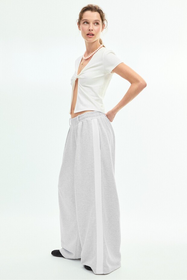 Wide-leg side stripe jogging trousers