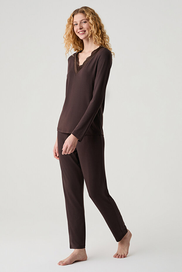 Lace and Satin Detailed Pajama Set