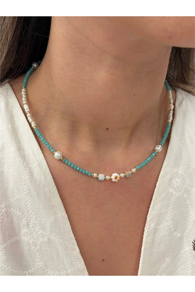 Daisy bead necklace - blue