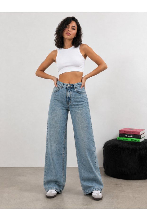 Green Tinded Front and Back Worked Straight Jeans