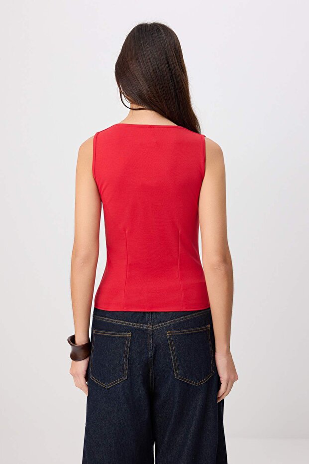 Kırmızı Fitted/Vücuda Oturan Anahtar Deliği Yaka Kolsuz İnterlok Örme Bluz TWOSS26BZ00341 - 4