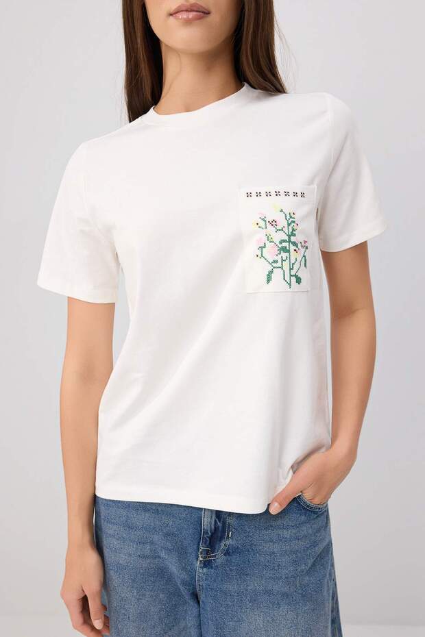 Ekru Nakışlı Regular/Normal Kalıp %100 Pamuk Örme T-Shirt TWOSS26TS00316 - 3