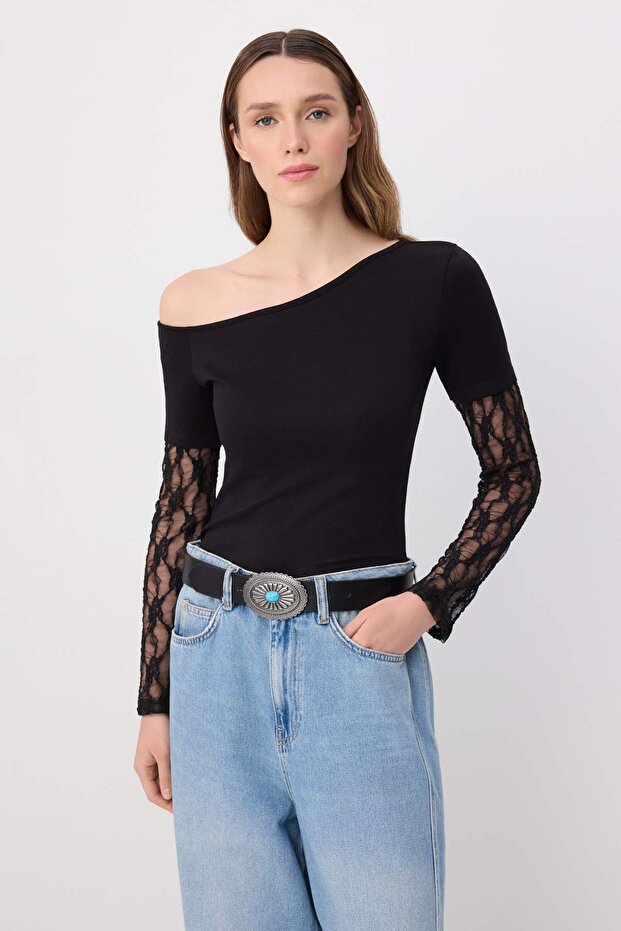 Black Fitted/Asymmetrical Collar Lace Detailed Soft Touch Knitted Blouse Twoss26Bz01008