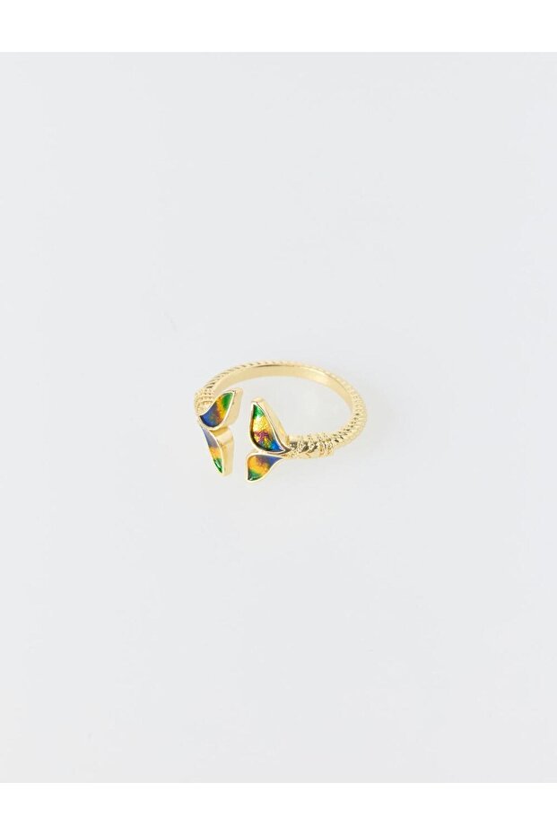 Elegant Ring with Gold Color Tail Detail